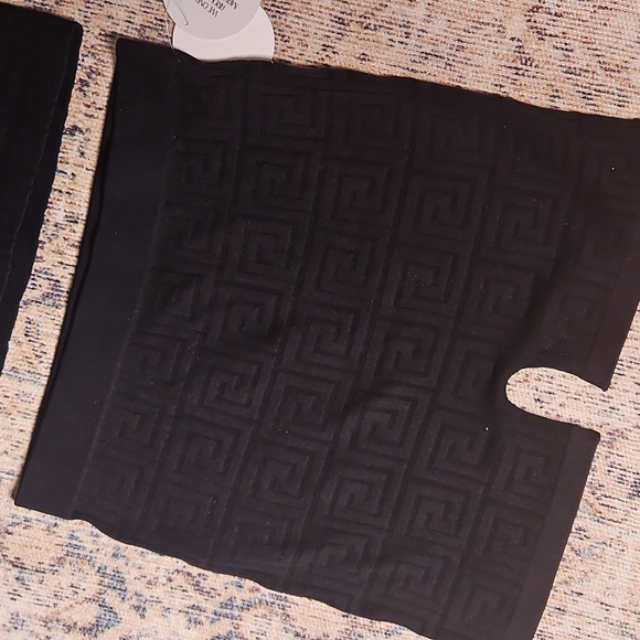 Women's Matching Cropped Tank and Biker Short Set - Givenchy- like Print - Picture 3 of 6